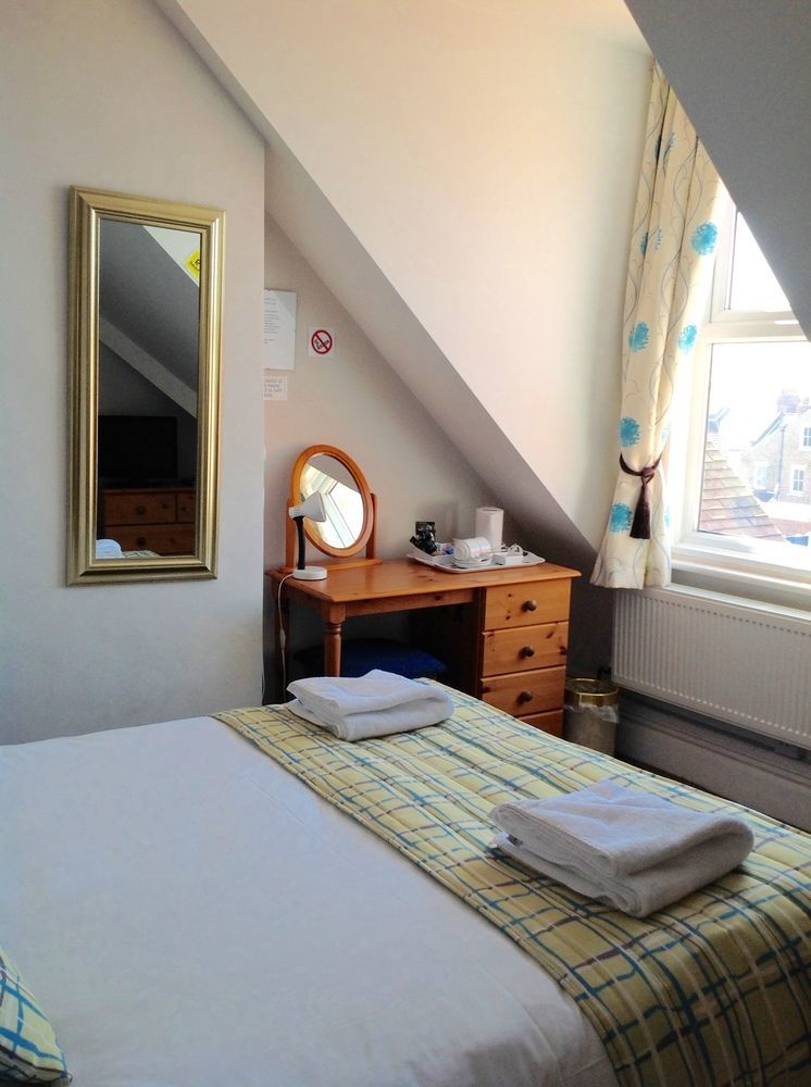 By The Sea Bed And Breakfast Eastbourne Exterior foto