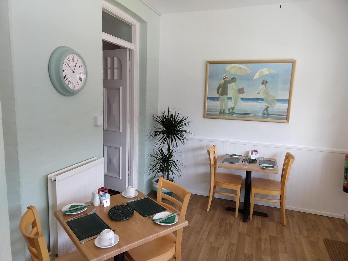 By The Sea Bed And Breakfast Eastbourne Exterior foto