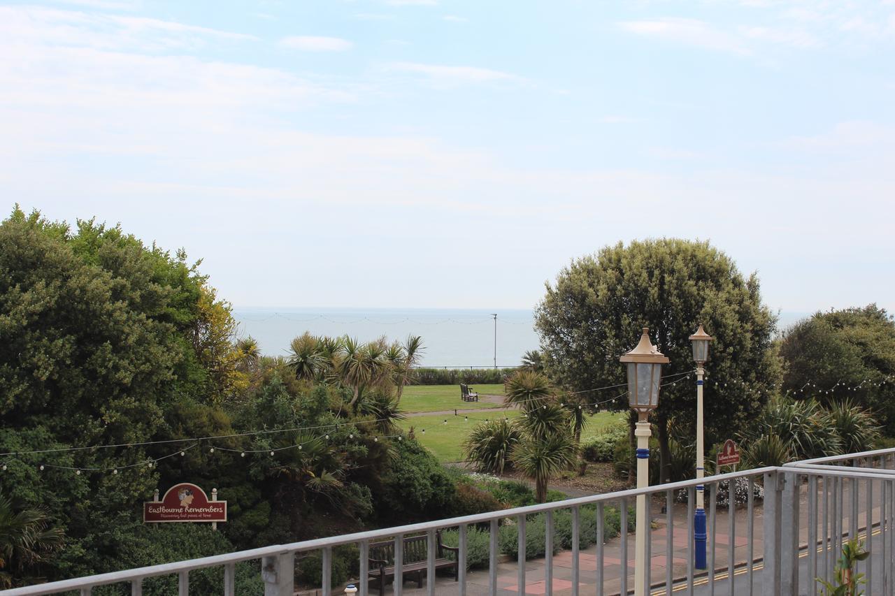 By The Sea Bed And Breakfast Eastbourne Exterior foto