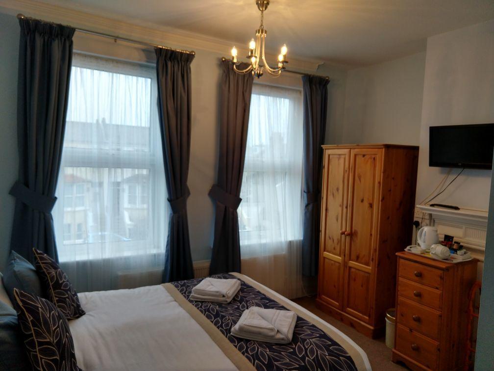 By The Sea Bed And Breakfast Eastbourne Exterior foto
