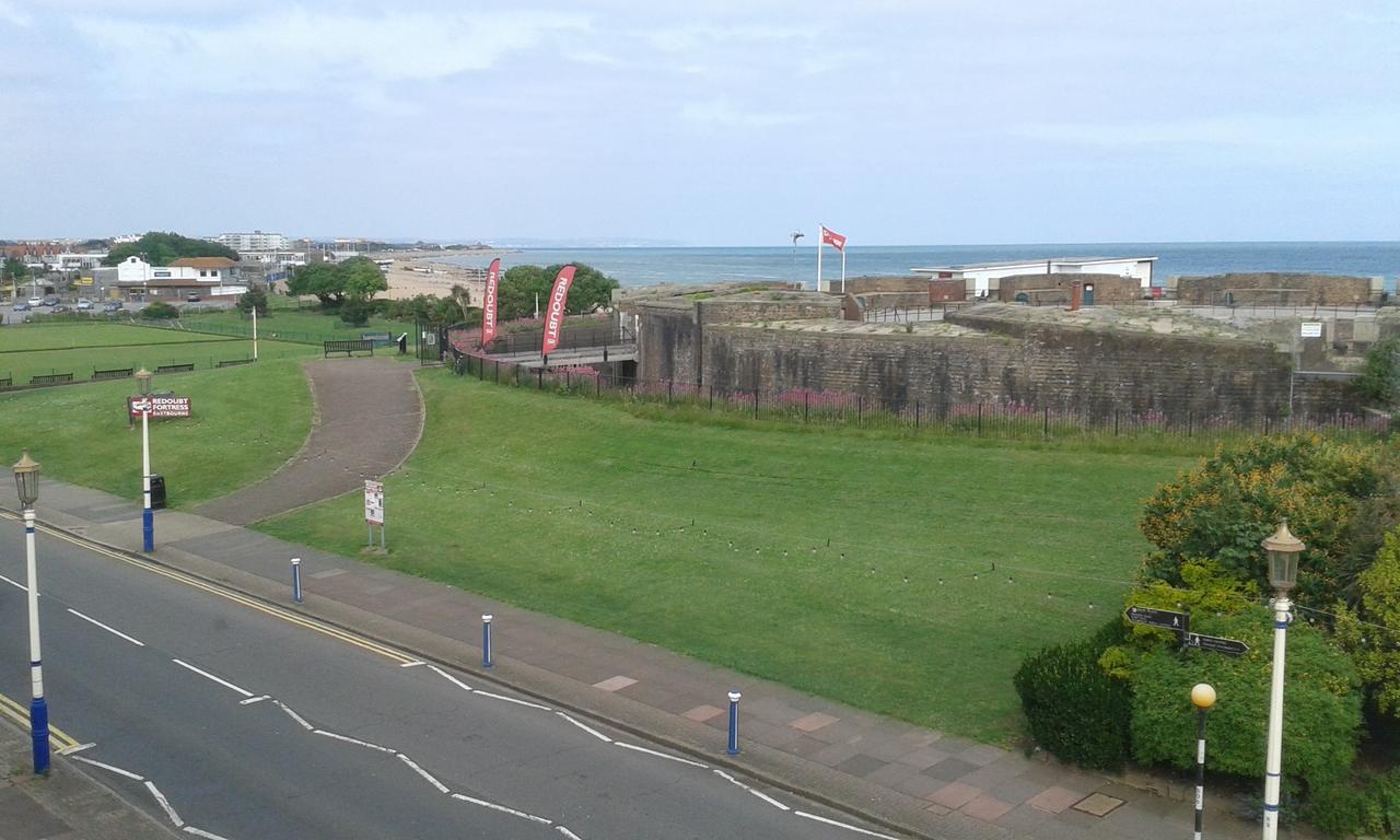 By The Sea Bed And Breakfast Eastbourne Exterior foto