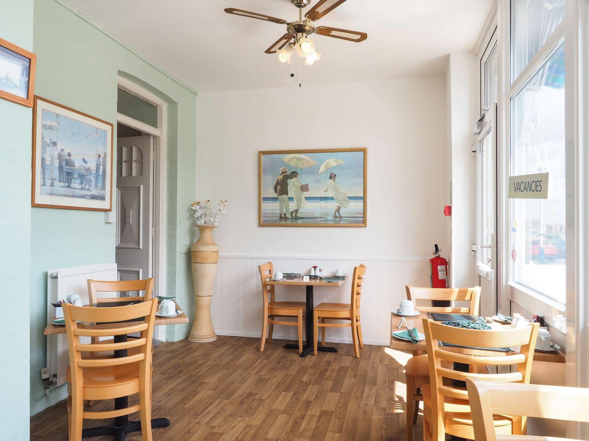 By The Sea Bed And Breakfast Eastbourne Exterior foto